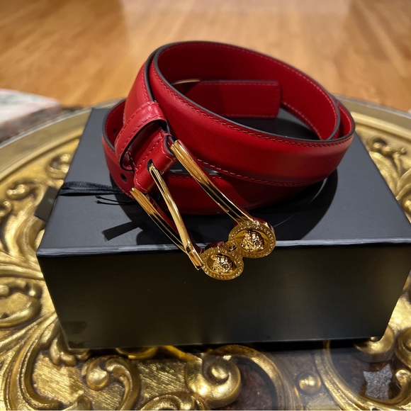 Versace Slim Smooth Red Leather Double Medusa Pendant Buckle Adjustable Belt - Picture 6 of 12